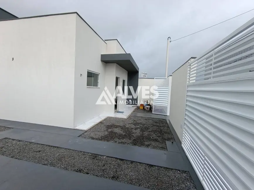 Foto 1 de Casa com 2 quartos à venda, 69m2 em Gabriela, Feira De Santana - BA