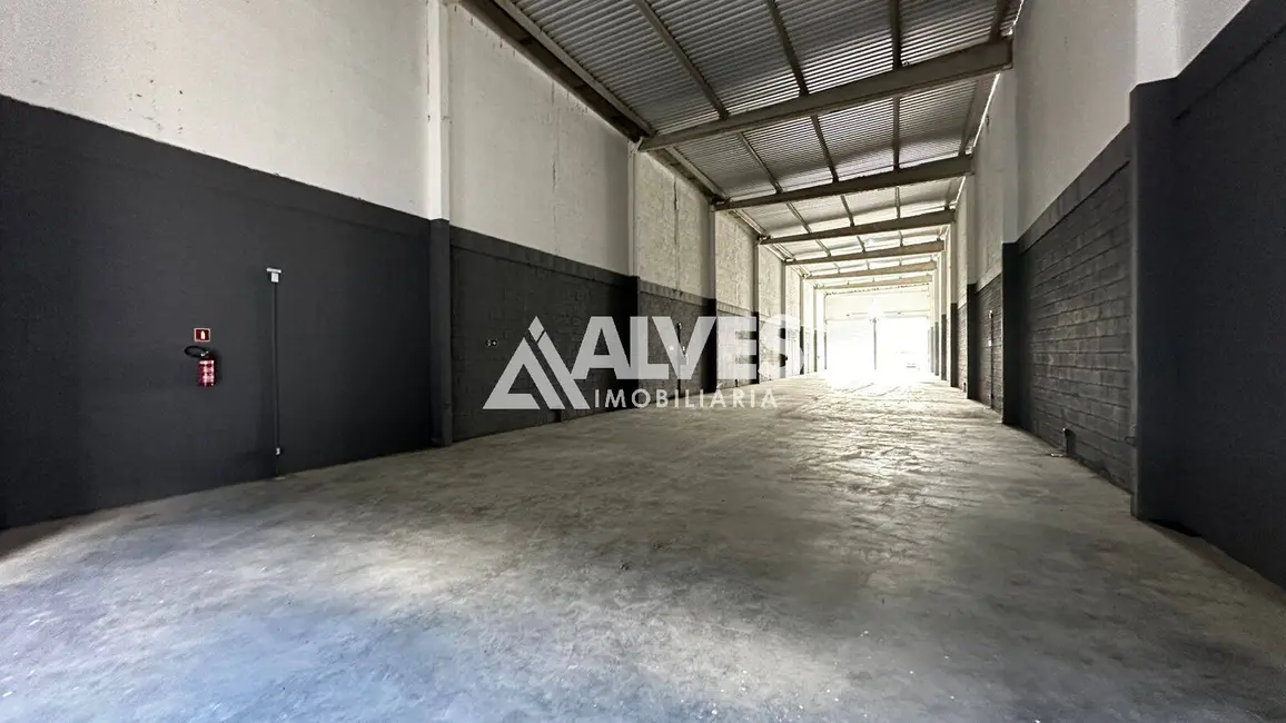 Sala Comercial para alugar, 600m2 em Lagoa Salgada, Feira De Santana - BA - imagem 4 Foto 4 de Sala Comercial para alugar, 600m2 em Lagoa Salgada, Feira De Santana - BA