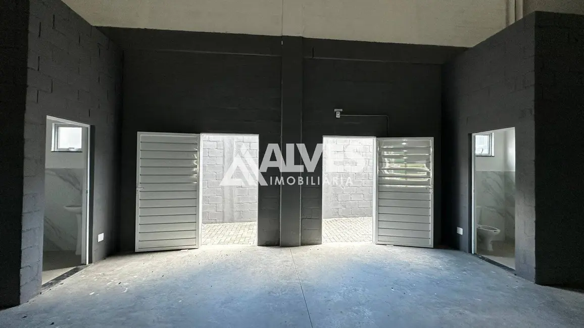 Sala Comercial para alugar, 600m2 em Lagoa Salgada, Feira De Santana - BA - imagem 6 Foto 6 de Sala Comercial para alugar, 600m2 em Lagoa Salgada, Feira De Santana - BA