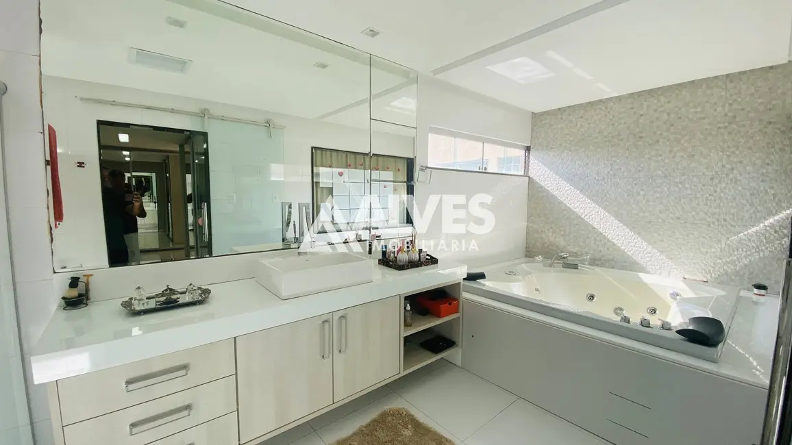 Foto 2 de Casa de Condomínio com 5 quartos à venda, 500m2 em Parque Ipê, Feira De Santana - BA