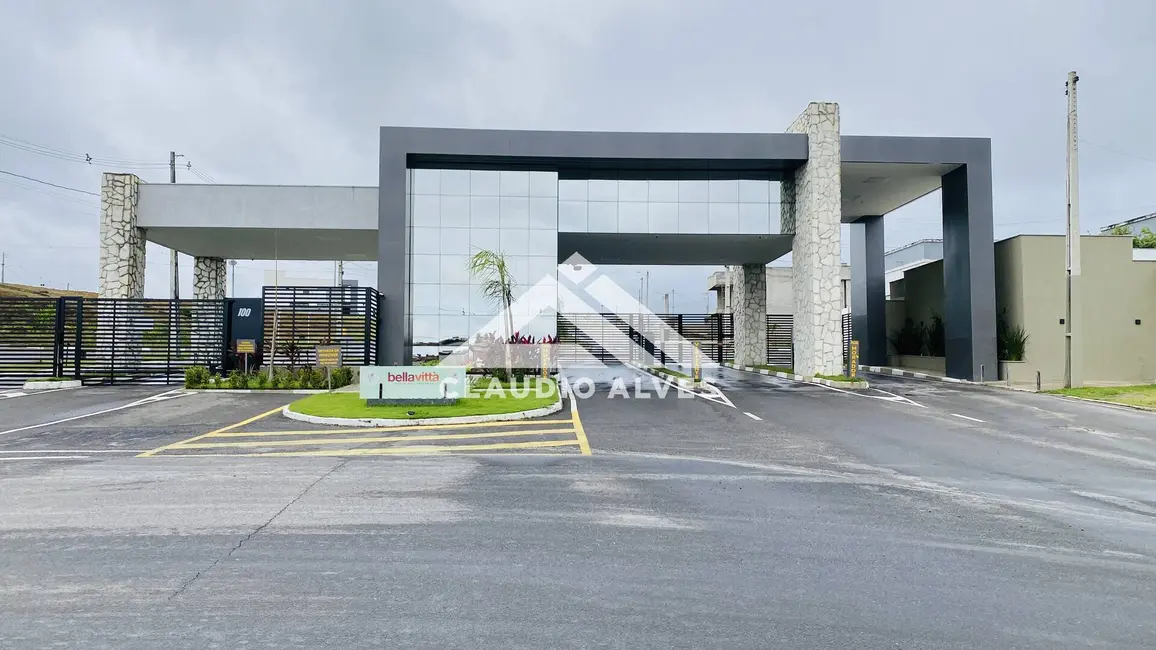 Foto 1 de Terreno / Lote à venda, 353m2 em Feira De Santana - BA