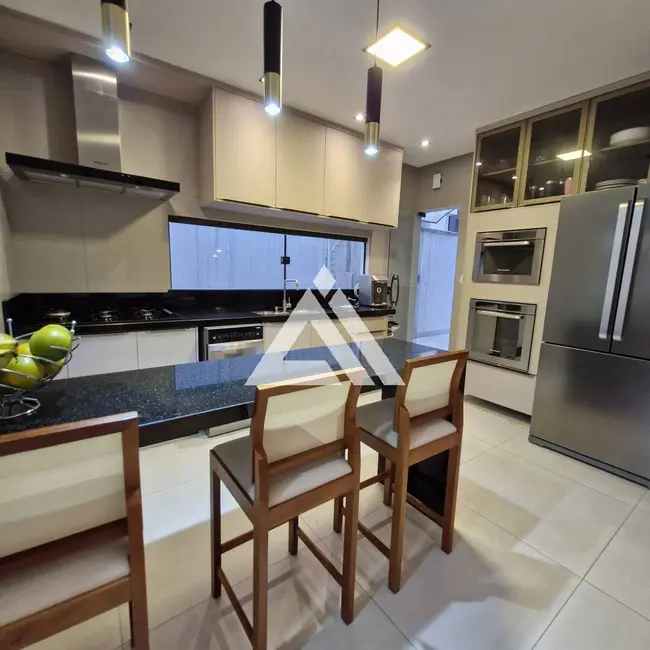 Foto 6 de Casa de Condomínio com 4 quartos à venda, 242m2 em Feira De Santana - BA
