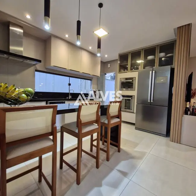 Foto 7 de Casa de Condomínio com 4 quartos à venda, 242m2 em Papagaio, Feira De Santana - BA