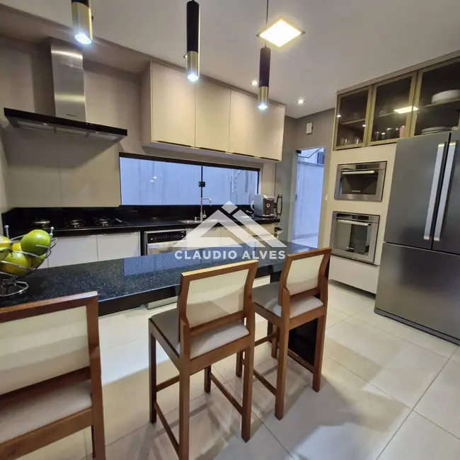 Foto 6 de Casa de Condomínio com 4 quartos à venda, 242m2 em Feira De Santana - BA