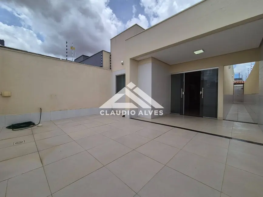 Foto 1 de Casa com 2 quartos à venda, 81m2 em Feira De Santana - BA