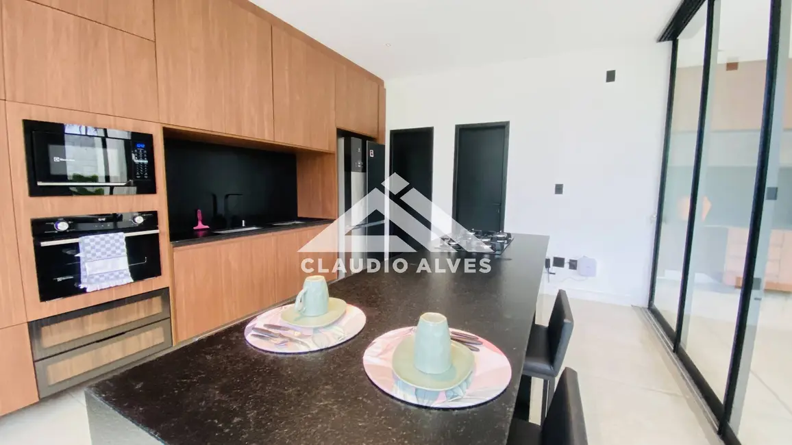 Foto 6 de Casa com 3 quartos à venda, 300m2 em Feira De Santana - BA