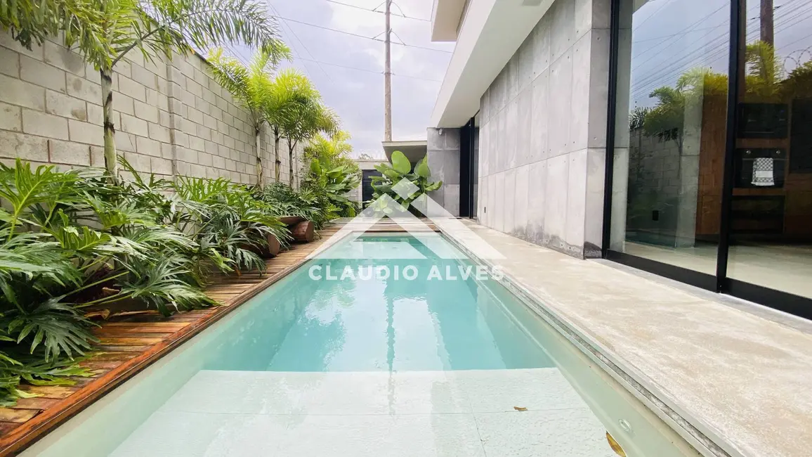 Foto 2 de Casa com 3 quartos à venda, 300m2 em Feira De Santana - BA