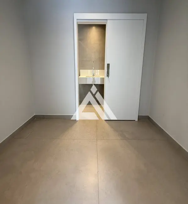 Foto 9 de Casa com 4 quartos à venda, 207m2 em Feira De Santana - BA