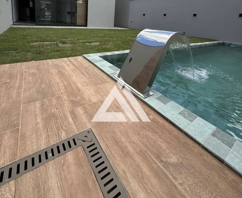 Foto 3 de Casa com 4 quartos à venda, 207m2 em Feira De Santana - BA