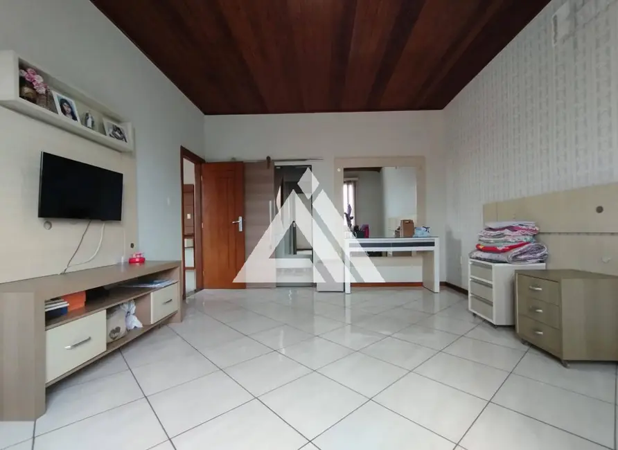 Casa com 5 quartos à venda, 420m2 em Feira De Santana - BA - imagem 8 Foto 8 de Casa com 5 quartos à venda, 420m2 em Feira De Santana - BA