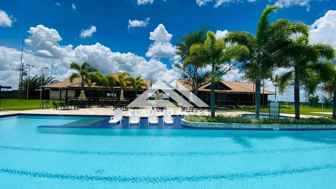 Foto 1 de Terreno / Lote à venda, 402m2 em Feira De Santana - BA