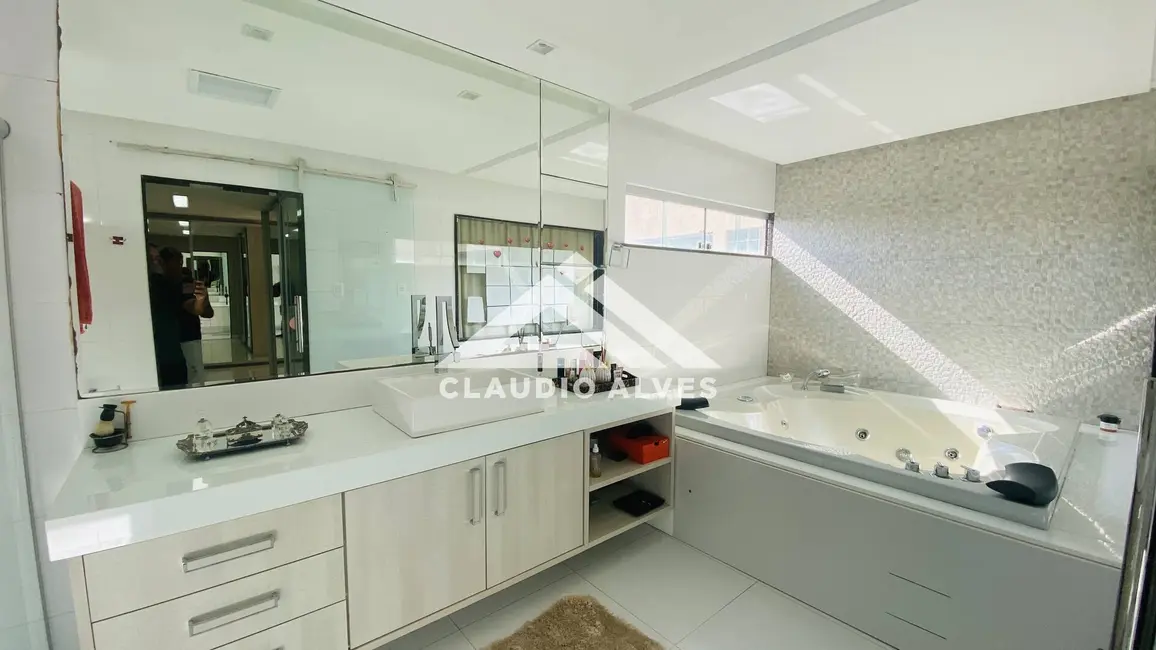 Foto 2 de Casa de Condomínio com 5 quartos à venda, 500m2 em Feira De Santana - BA
