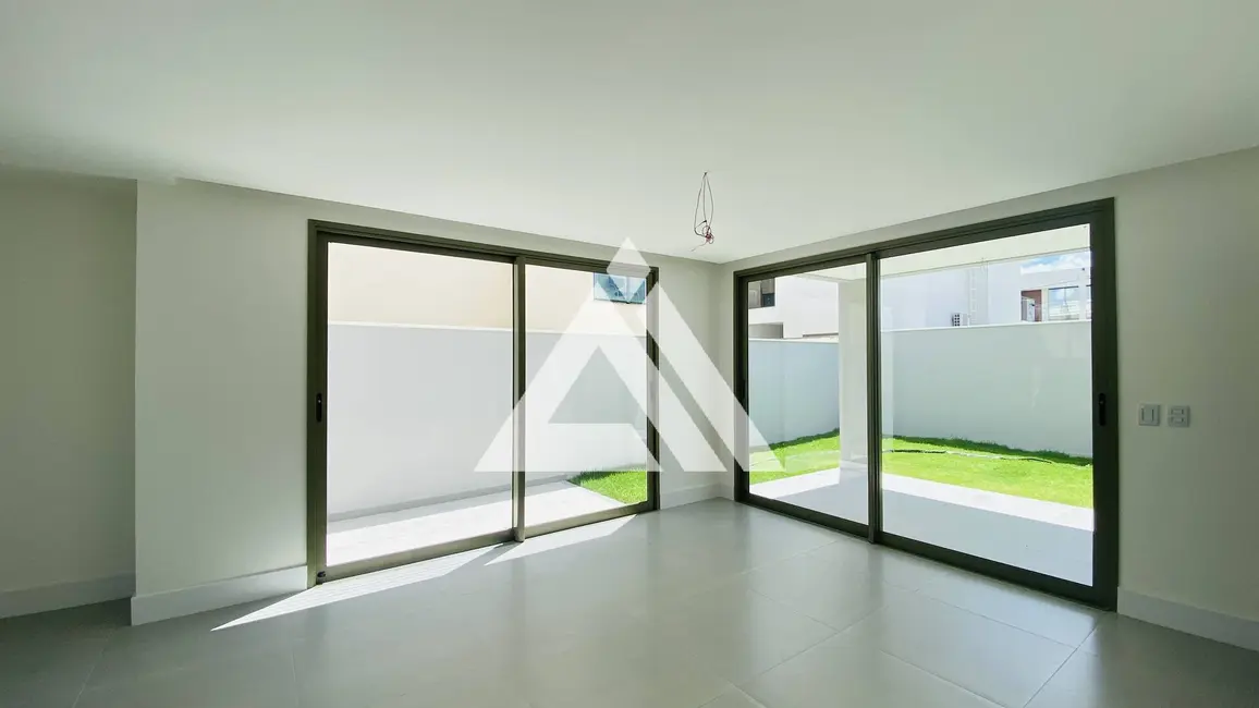 Foto 9 de Casa de Condomínio com 4 quartos à venda, 225m2 em Feira De Santana - BA