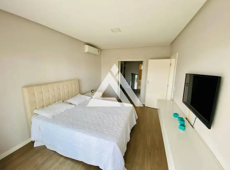 Foto 9 de Casa de Condomínio com 4 quartos para alugar, 348m2 em Feira De Santana - BA