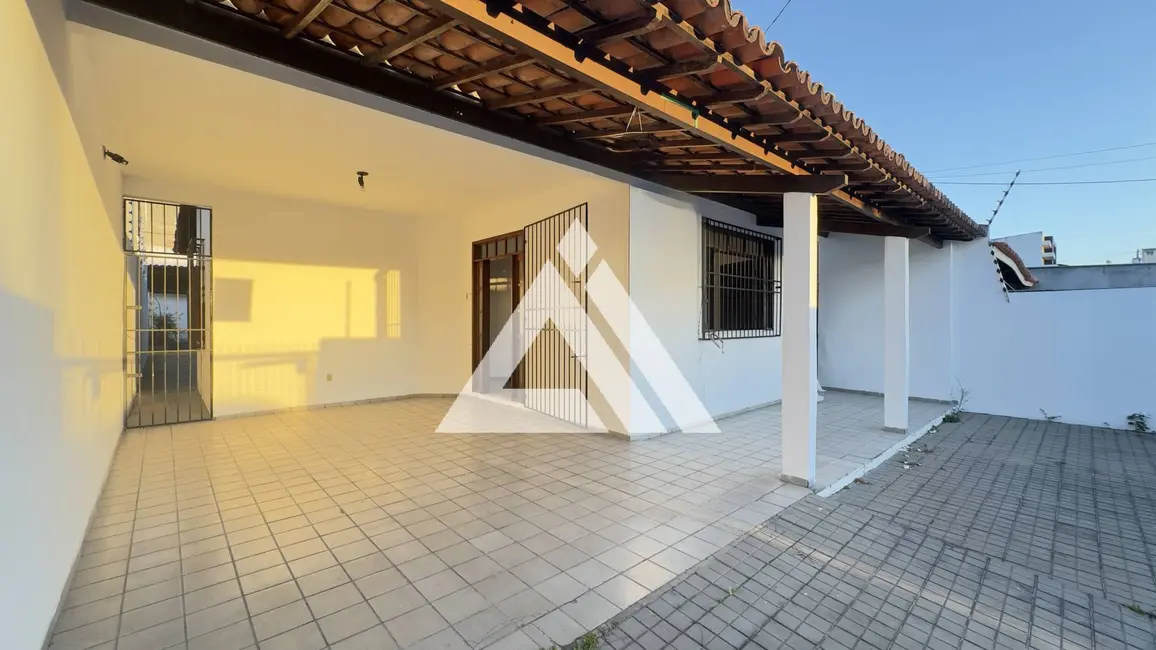 Foto 2 de Casa com 3 quartos para alugar, 300m2 em Feira De Santana - BA