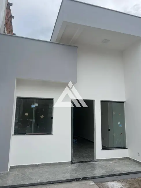Foto 2 de Casa com 2 quartos à venda, 125m2 em Feira De Santana - BA