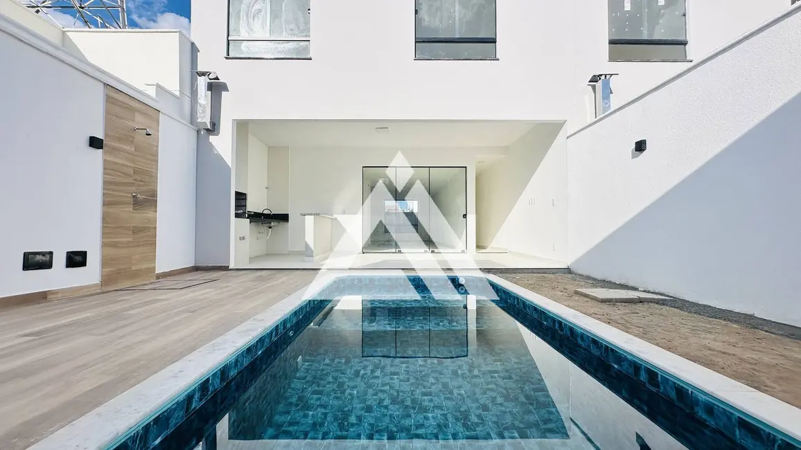 Foto 1 de Casa com 3 quartos à venda, 176m2 em Feira De Santana - BA
