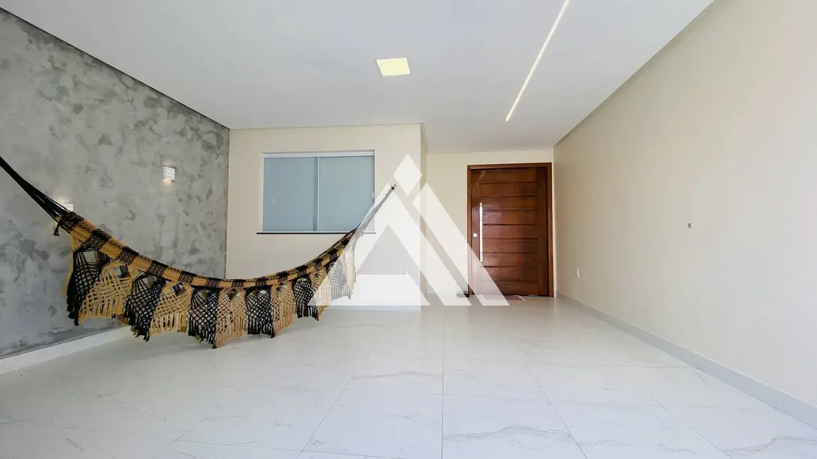 Foto 1 de Casa com 2 quartos à venda, 94m2 em Feira De Santana - BA