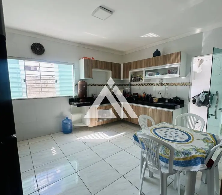 Foto 4 de Casa com 5 quartos à venda, 250m2 em Serrinha - BA