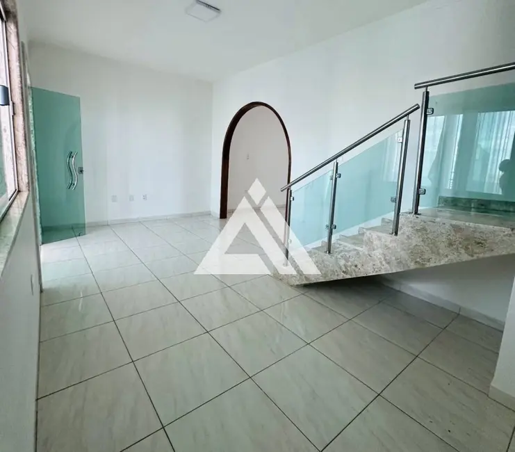 Foto 3 de Casa com 5 quartos à venda, 250m2 em Serrinha - BA