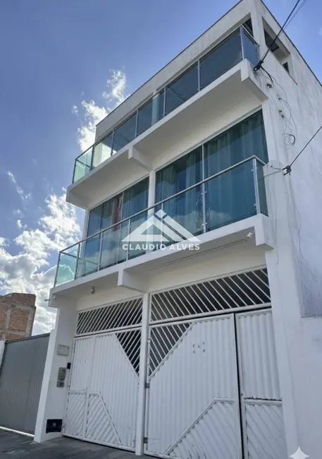 Casa com 5 quartos à venda, 250m2 em Serrinha - BA - imagem 1 Foto 1 de Casa com 5 quartos à venda, 250m2 em Serrinha - BA