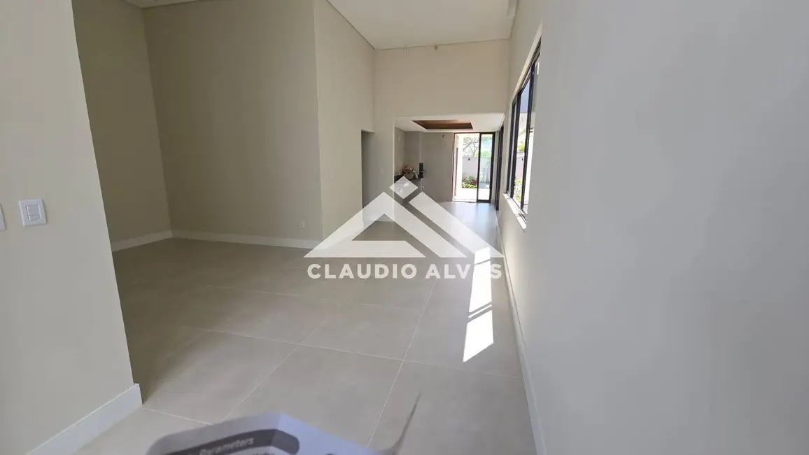 Foto 3 de Casa de Condomínio com 3 quartos à venda, 302m2 em Feira De Santana - BA