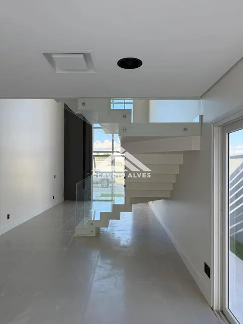Casa de Condomínio com 4 quartos à venda, 165m2 em Feira De Santana - BA - imagem 4 Foto 4 de Casa de Condomínio com 4 quartos à venda, 165m2 em Feira De Santana - BA