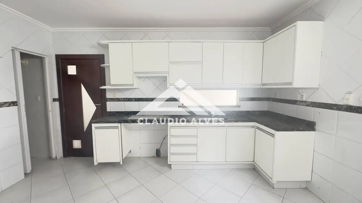 Foto 9 de Casa de Condomínio com 4 quartos à venda, 321m2 em Feira De Santana - BA