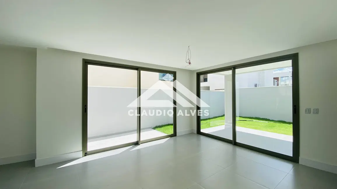 Foto 9 de Casa de Condomínio com 4 quartos à venda, 225m2 em Feira De Santana - BA