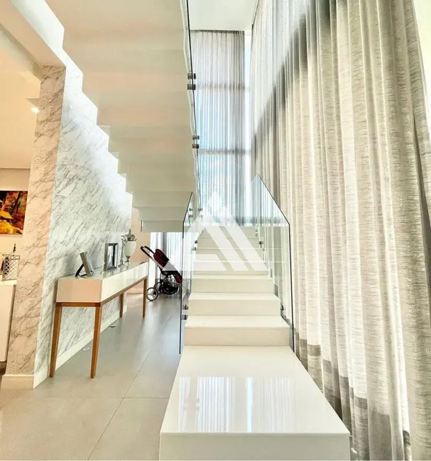 Foto 9 de Casa de Condomínio com 4 quartos para alugar, 372m2 em Feira De Santana - BA
