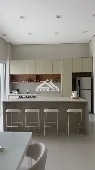 Casa de Condomínio com 3 quartos à venda, 302m2 em Feira De Santana - BA - imagem 6 Foto 6 de Casa de Condomínio com 3 quartos à venda, 302m2 em Feira De Santana - BA