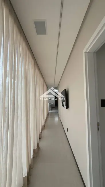 Casa de Condomínio com 3 quartos à venda, 302m2 em Feira De Santana - BA - imagem 8 Foto 8 de Casa de Condomínio com 3 quartos à venda, 302m2 em Feira De Santana - BA
