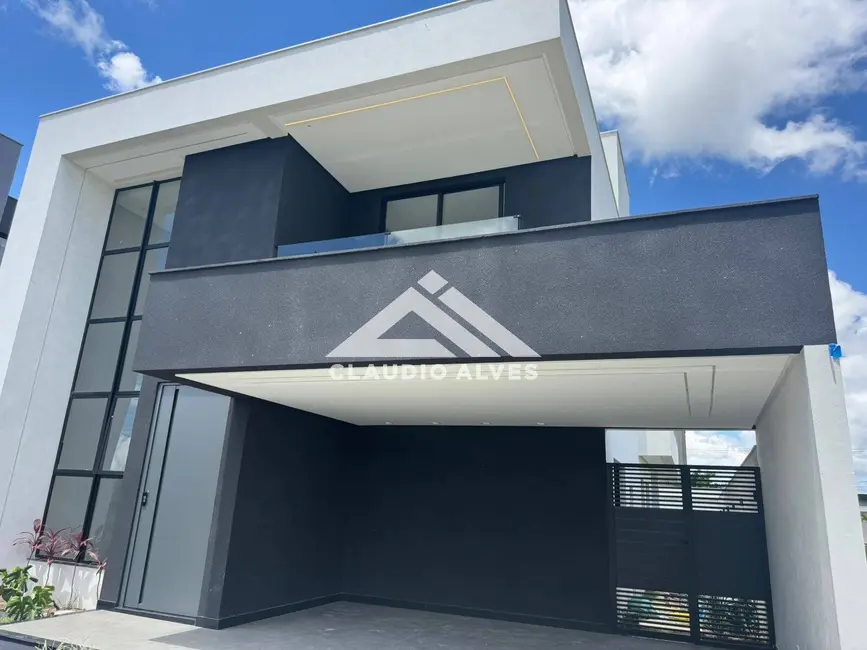 Casa de Condomínio com 3 quartos à venda, 311m2 em Feira De Santana - BA - imagem 1 Foto 1 de Casa de Condomínio com 3 quartos à venda, 311m2 em Feira De Santana - BA
