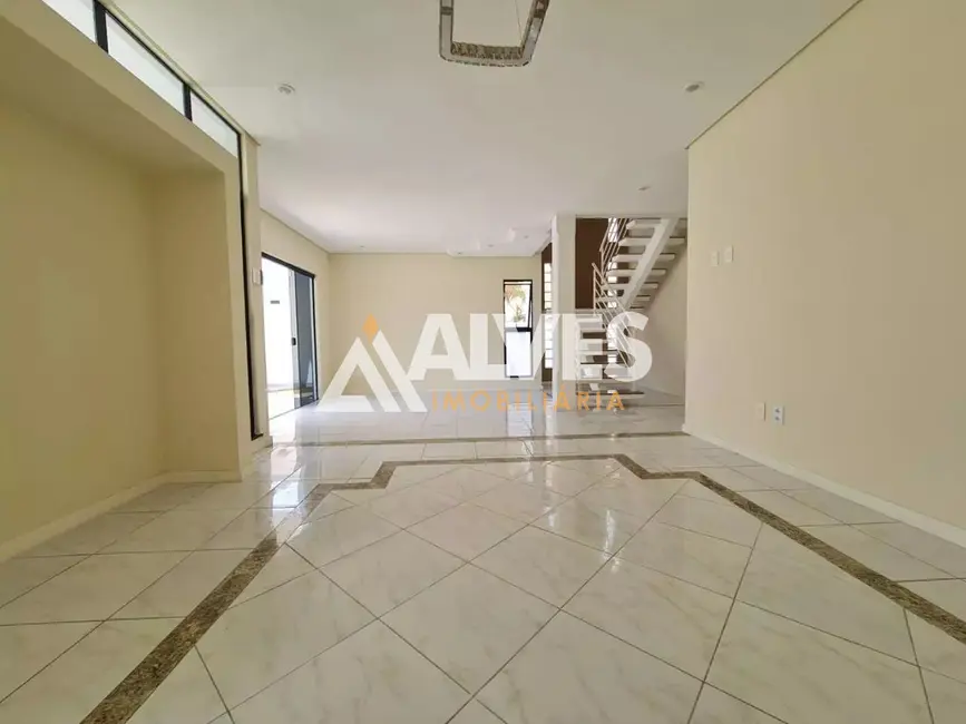 Foto 5 de Casa de Condomínio com 4 quartos à venda, 260m2 em Lauro De Freitas - BA