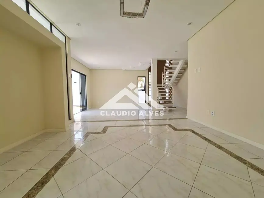 Foto 5 de Casa de Condomínio com 4 quartos à venda, 260m2 em Lauro De Freitas - BA