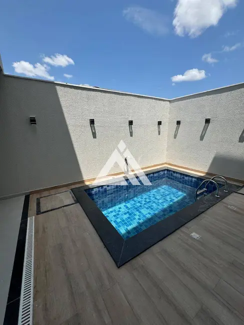 Casa de Condomínio com 5 quartos à venda, 200m2 em Feira De Santana - BA - imagem 3 Foto 3 de Casa de Condomínio com 5 quartos à venda, 200m2 em Feira De Santana - BA