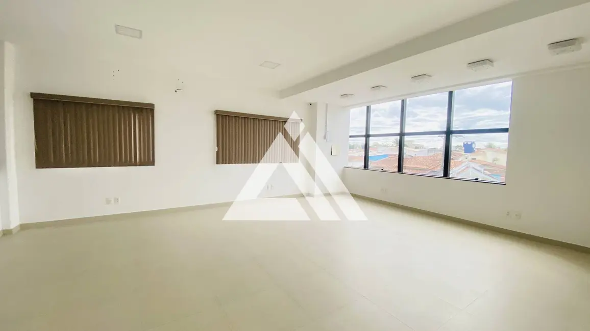 Foto 9 de Sala Comercial para alugar, 408m2 em Cidade Nova, Feira De Santana - BA
