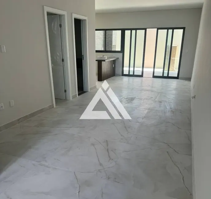 Foto 3 de Casa com 4 quartos à venda, 191m2 em Feira De Santana - BA