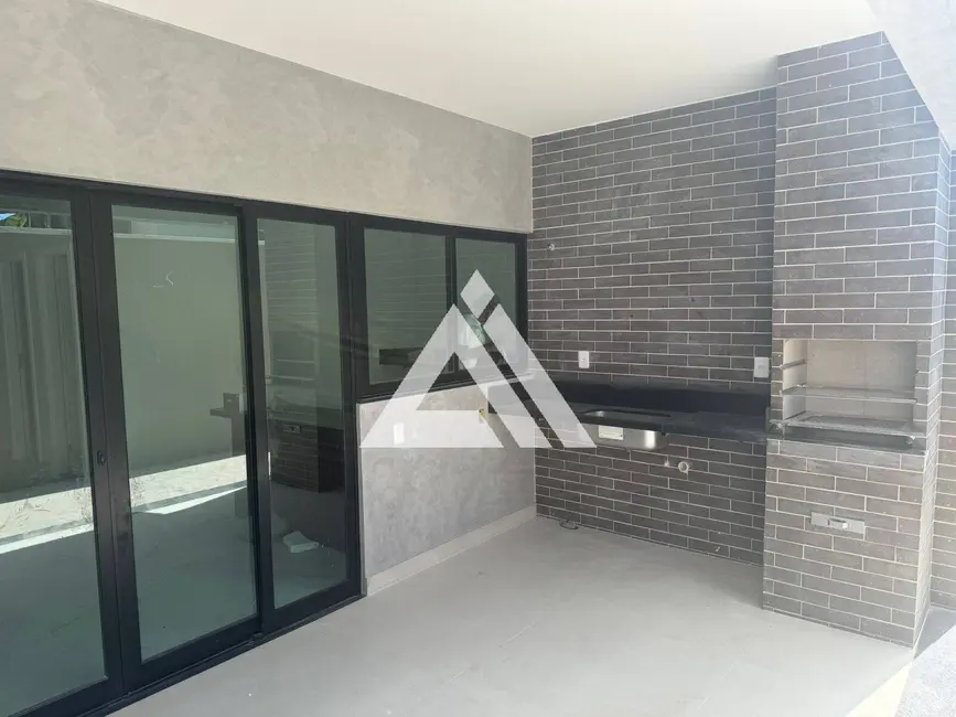 Foto 6 de Casa com 4 quartos à venda, 191m2 em Feira De Santana - BA
