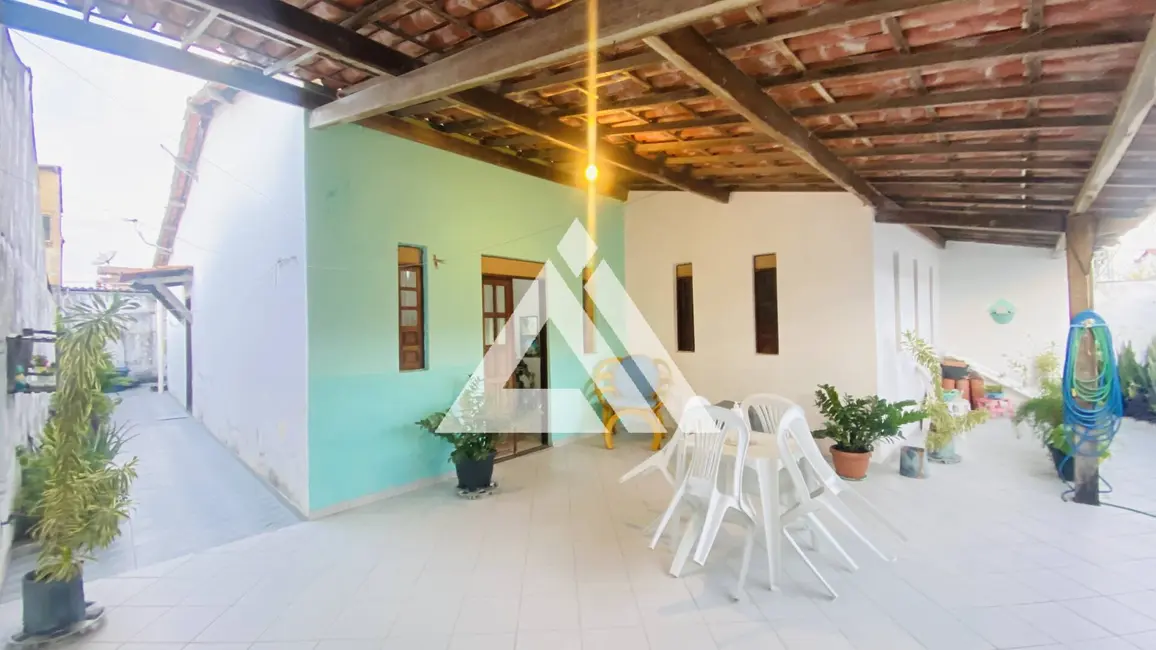 Casa com 3 quartos à venda, 200m2 em Feira De Santana - BA - imagem 1 Foto 1 de Casa com 3 quartos à venda, 200m2 em Feira De Santana - BA
