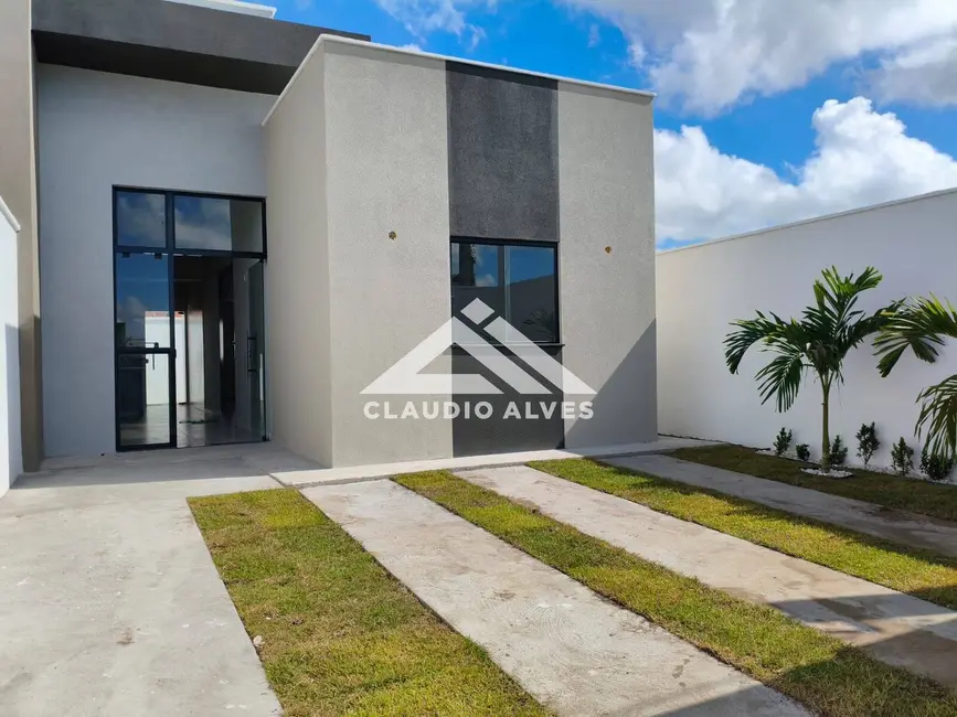 Foto 2 de Casa com 2 quartos à venda, 72m2 em Feira De Santana - BA