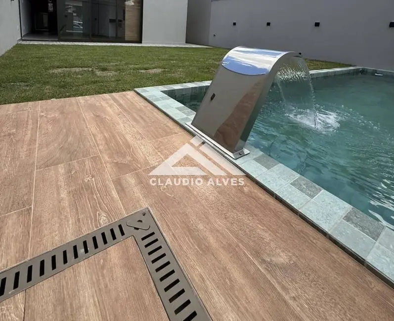 Foto 3 de Casa com 4 quartos à venda, 207m2 em Feira De Santana - BA