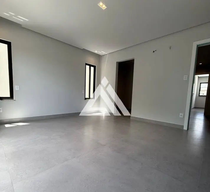 Foto 8 de Casa com 4 quartos à venda, 207m2 em Feira De Santana - BA