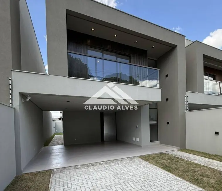 Foto 1 de Casa com 4 quartos à venda, 207m2 em Feira De Santana - BA
