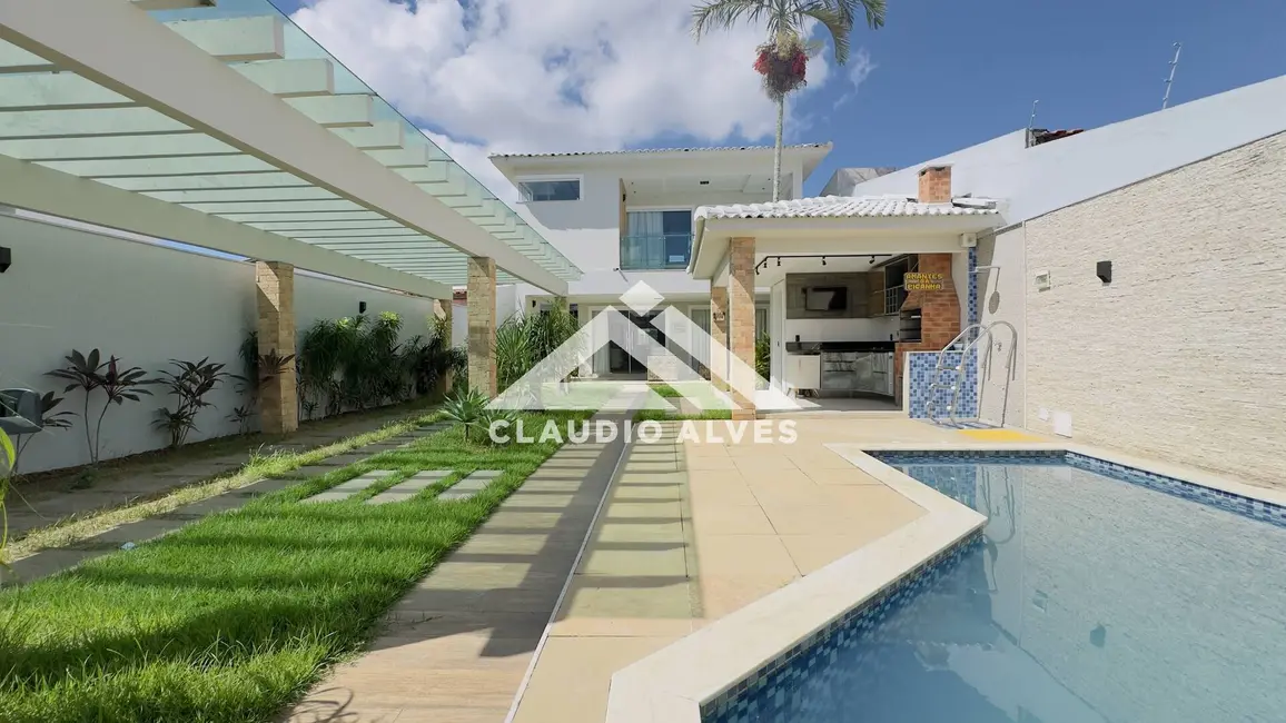 Foto 1 de Casa com 4 quartos à venda, 300m2 em Feira De Santana - BA