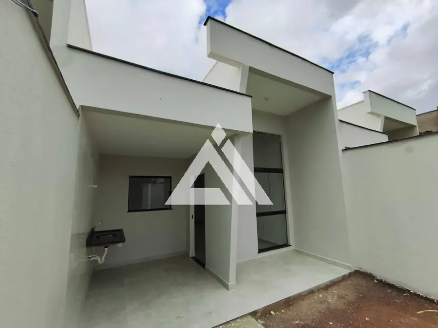 Casa com 3 quartos à venda e para alugar, 85m2 em Feira De Santana - BA - imagem 3 Foto 3 de Casa com 3 quartos à venda e para alugar, 85m2 em Feira De Santana - BA