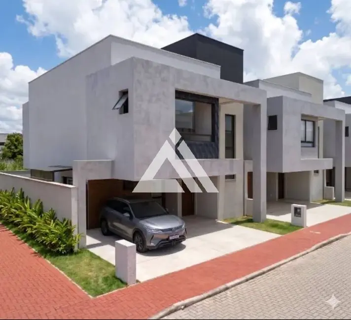Foto 1 de Casa de Condomínio com 4 quartos à venda, 134m2 em Feira De Santana - BA