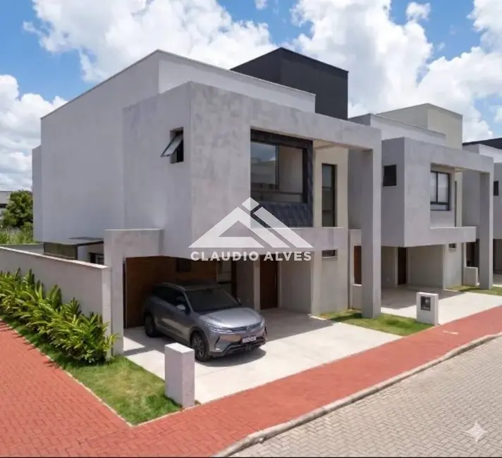 Foto 1 de Casa de Condomínio com 4 quartos à venda, 134m2 em Feira De Santana - BA