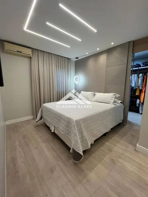 Casa de Condomínio com 4 quartos à venda, 256m2 em Feira De Santana - BA - imagem 8 Foto 8 de Casa de Condomínio com 4 quartos à venda, 256m2 em Feira De Santana - BA