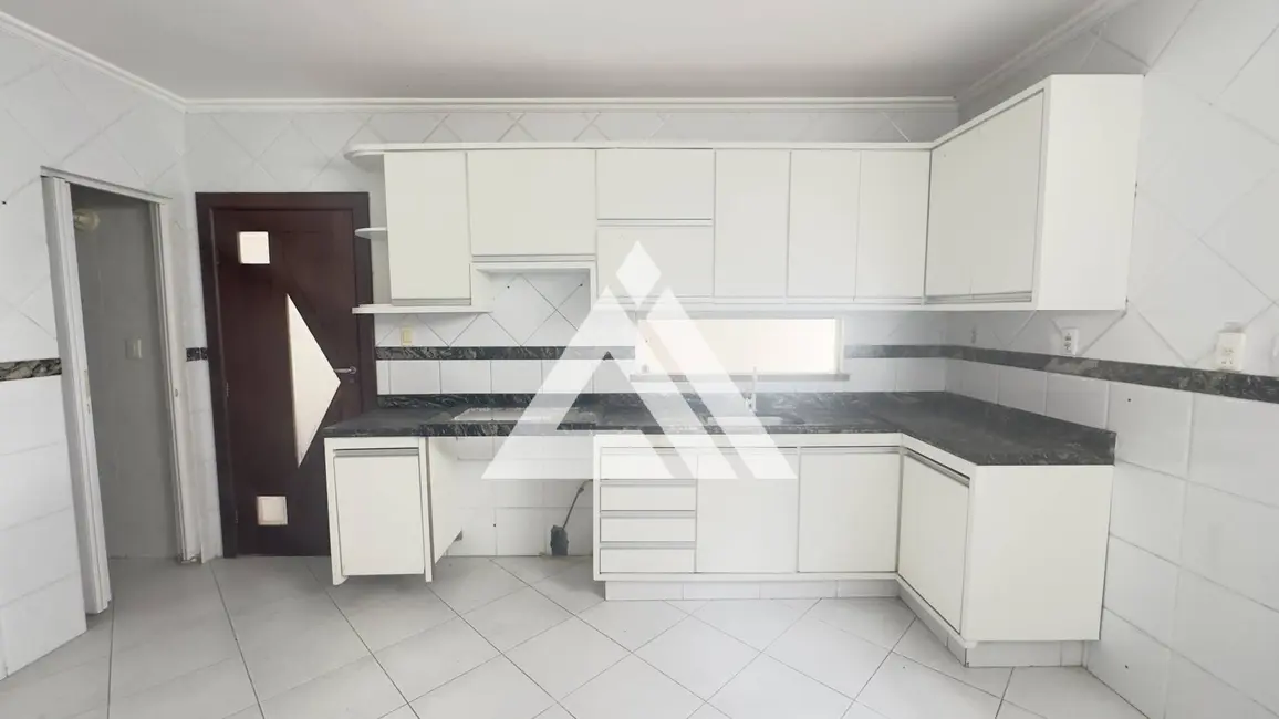 Foto 9 de Casa de Condomínio com 4 quartos à venda, 321m2 em Feira De Santana - BA